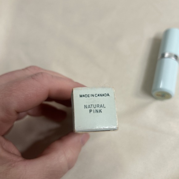 New Vintage Pure Care Gentle Lipstick Natural Pink 13 Oz - Picture 3 of 6